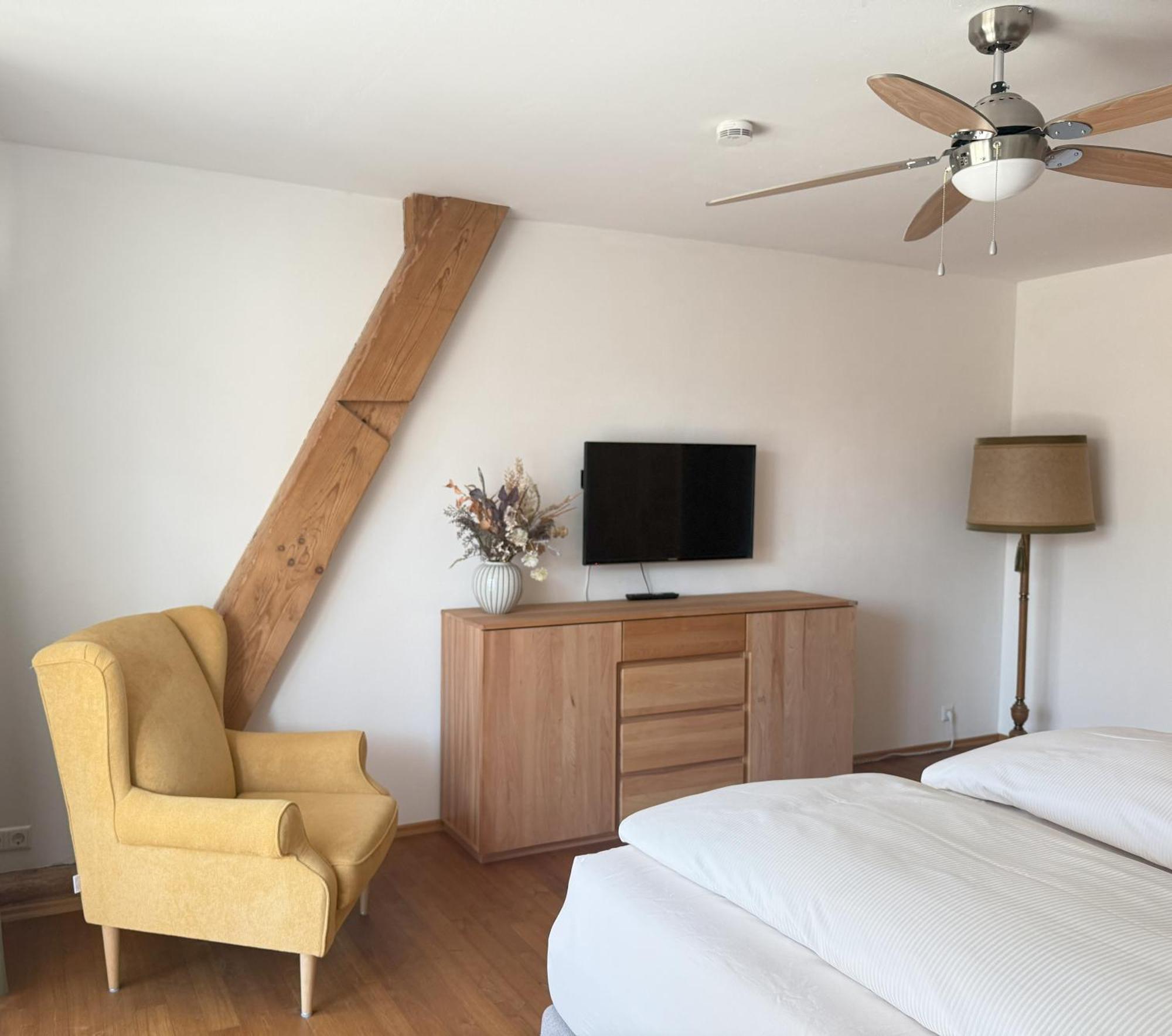 Fe Wo Brunnen - 120 Qm - Ruhige Lage - Viel Natur- Komfortabel - Grosser Balkon Und Garten Memmingen Dış mekan fotoğraf